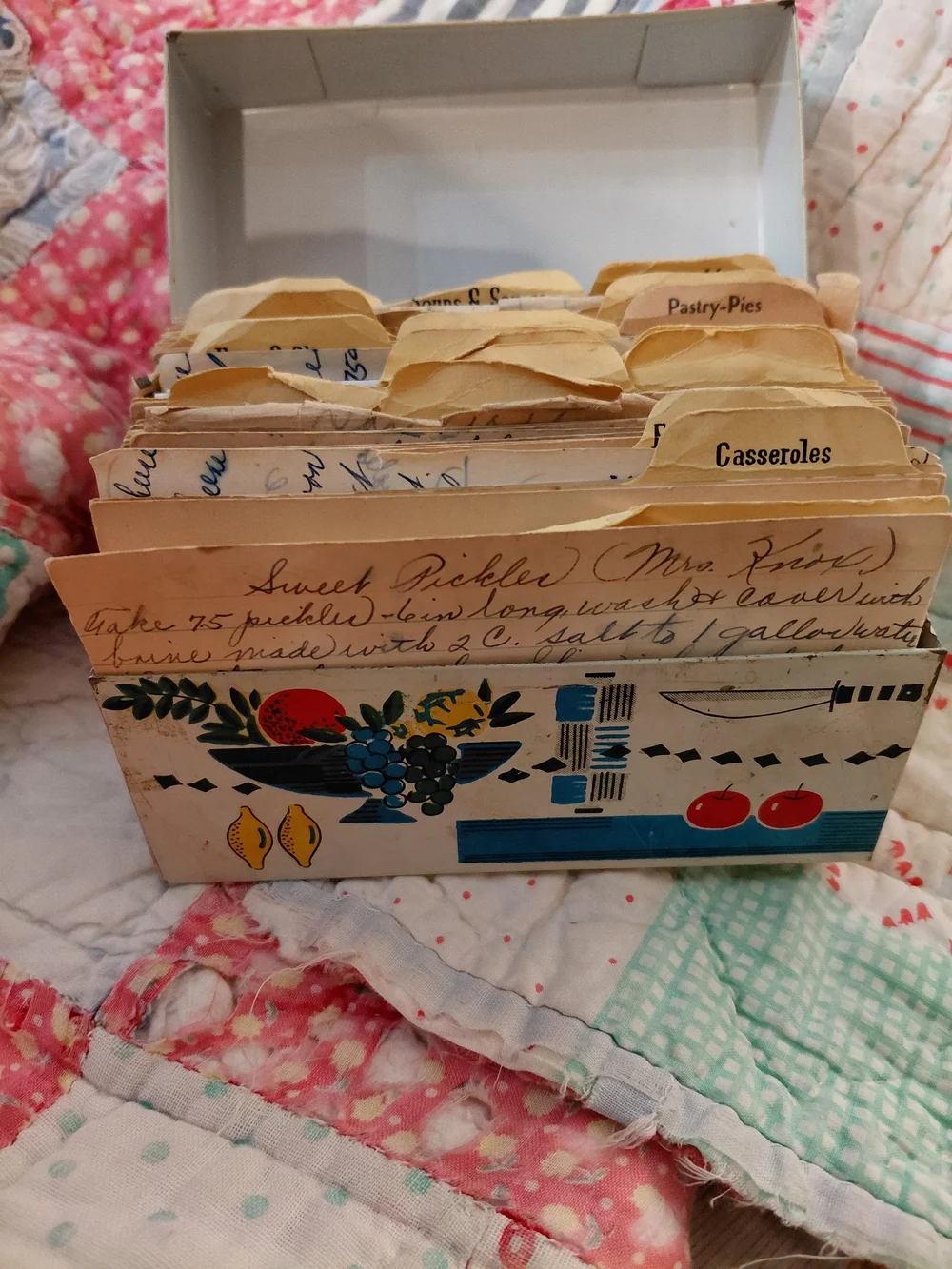 Vintage Recipe Card Box With Recipes